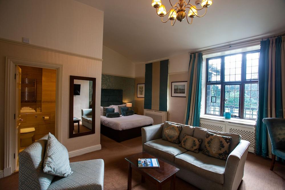 Inglewood Manor Hotel Ledsham  Bagian luar foto