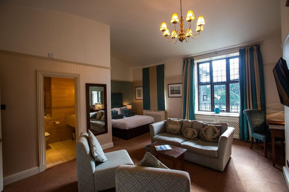 Inglewood Manor Hotel Ledsham  Bagian luar foto