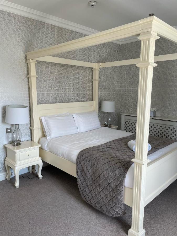 Inglewood Manor Hotel Ledsham  Bagian luar foto
